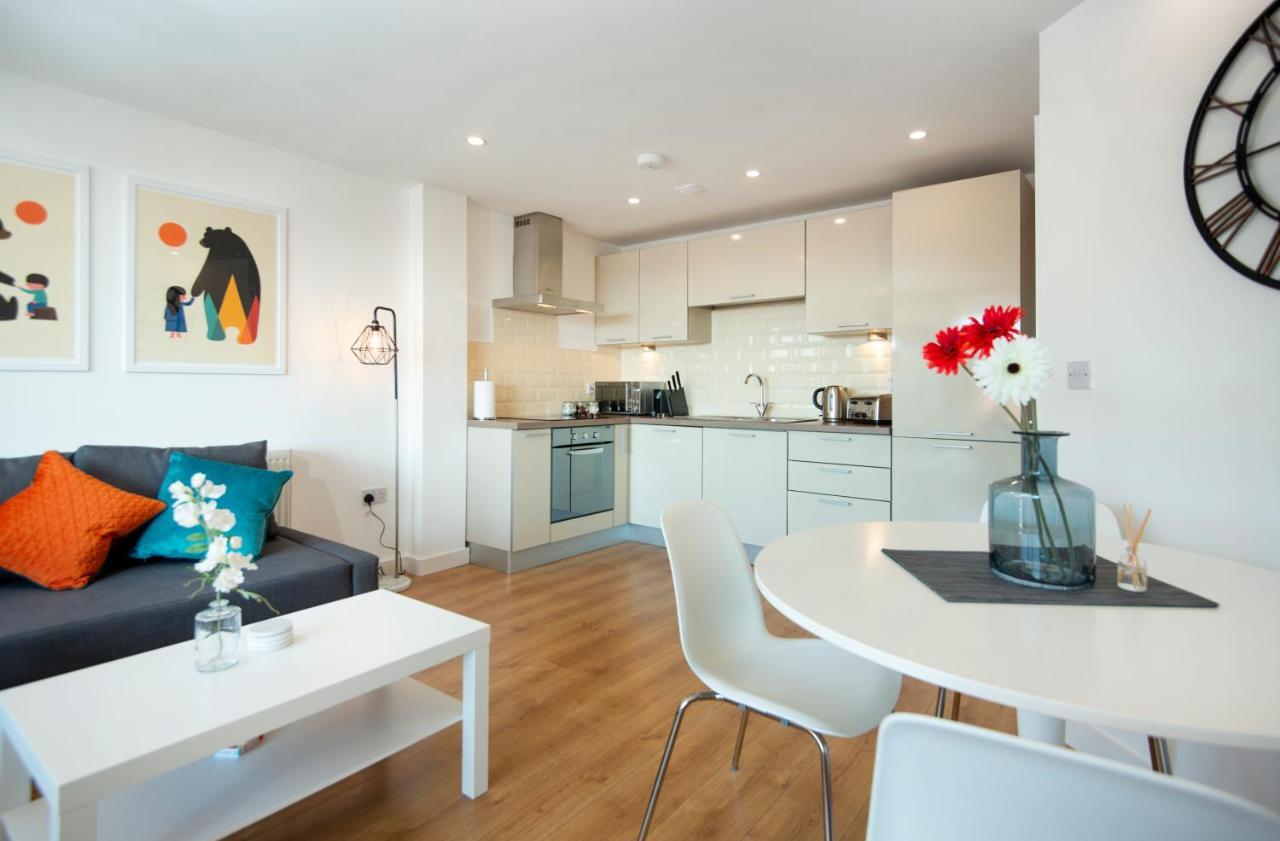 Elm View - 2 Bedroom 2 Bathroom Apartment With Parking In Central Southsea, Portsmouth Bagian luar foto