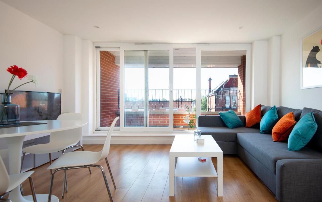 Elm View - 2 Bedroom 2 Bathroom Apartment With Parking In Central Southsea, Portsmouth Bagian luar foto