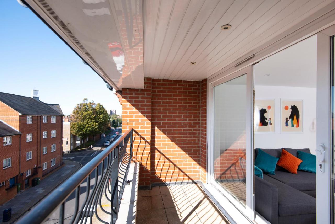 Elm View - 2 Bedroom 2 Bathroom Apartment With Parking In Central Southsea, Portsmouth Bagian luar foto