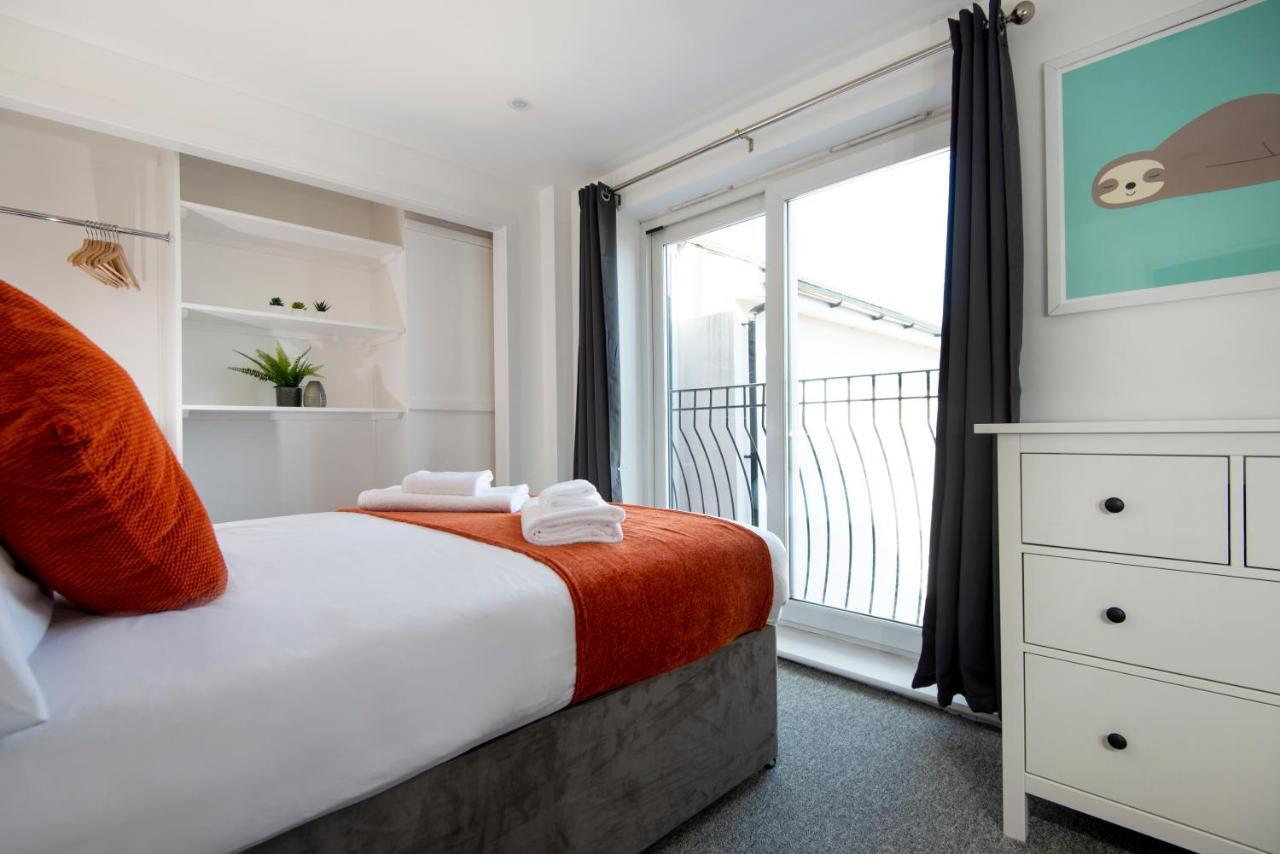 Elm View - 2 Bedroom 2 Bathroom Apartment With Parking In Central Southsea, Portsmouth Bagian luar foto