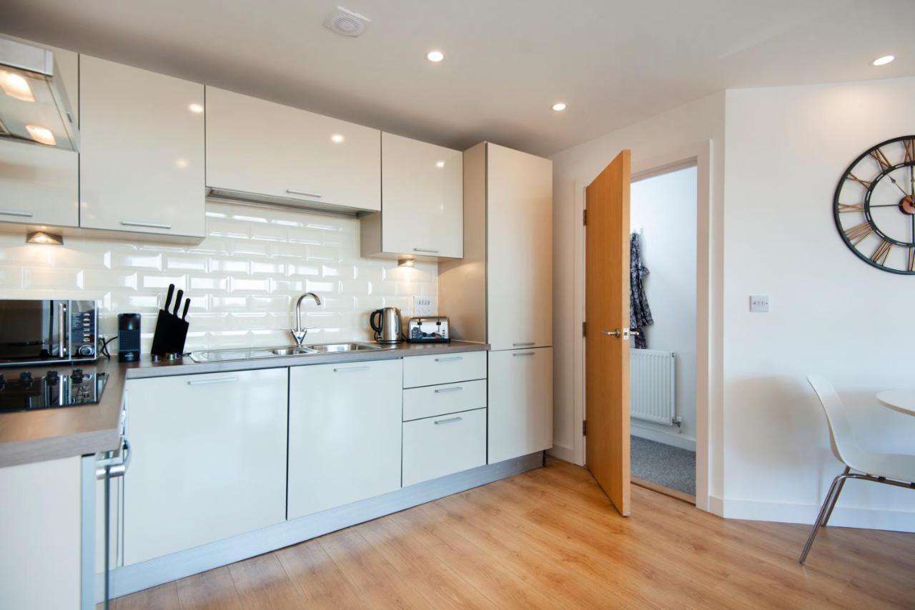 Elm View - 2 Bedroom 2 Bathroom Apartment With Parking In Central Southsea, Portsmouth Bagian luar foto